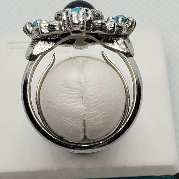 Vintage Avon Mirabella Silver, Gray, & Blue Ring - Picture 5 of 7